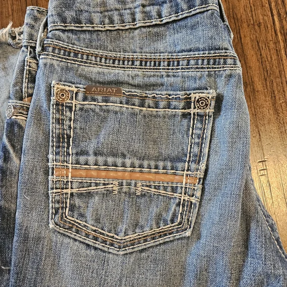 Ariat Kids Classic Blue Jeans - Picture 2 of 12